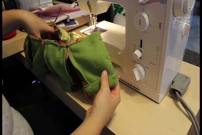 sewing the skirt together. I love this free skirt pattern and tutorial, This Easy Girls Pleated Skirt DIY in 6 Steps (Free Pattern) is the perfect sewing project for back to school. Love how you can make is out of fleece or jersey knit. Learn how to sew a pleated skirt.