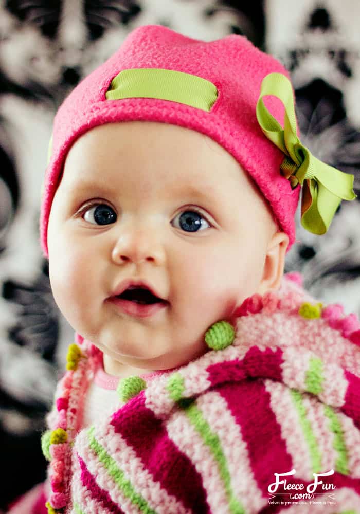 How adorable is this fleece hat tutorial? You can switch out the ribbon to go with outfits! Looks like there are easy sew instructions too! Love! Fleece Sewing project. Basic Fleece Hat With Ribbon Tutorial.