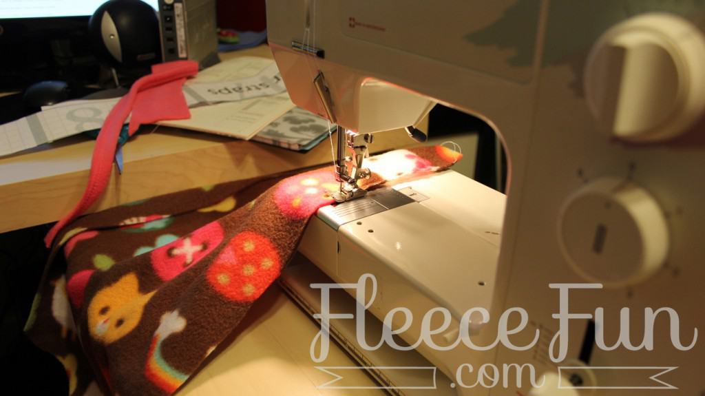 sewing the pieces. I love this sleeping bag pack that turns into a backpack! It's a free sewing pattern and there is a video to make it easy! This sleeping bag pack how to is a great DIY sewing project.