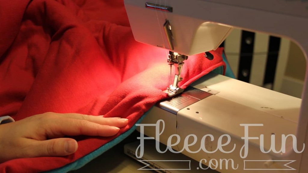 finishing the sleeping bag. I love this sleeping bag pack that turns into a backpack! It's a free sewing pattern and there is a video to make it easy! This sleeping bag pack how to is a great DIY sewing project.