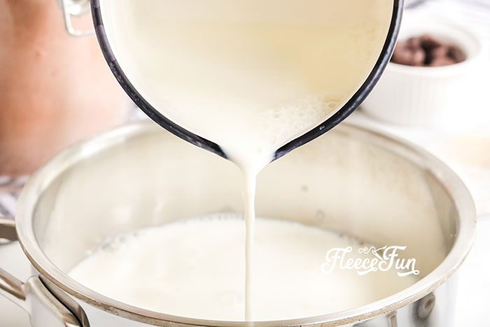 Homemade rich hot chocolate recipe with natural ingredients by fleecefun and free template and tutorial.