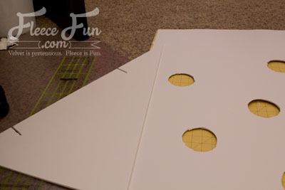 Drawing a line down the side to give a straight point of reference. This Pirate Party DIY Captain Hook’s Ring Toss is the perfect game for your little pirates. With a free jumbo printable and step-by-step instructions, you’ll build a sturdy, sea-worn game board that’s fun for all ages. The rope rings are quick to make, and the whole project is designed to last for many swashbuckling parties ahead.