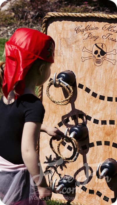 ting Pirate party game ring toss