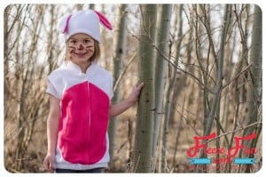 I love this idea for an easy ( and warm) Halloween costume, plus the pattern is FREE. Love!