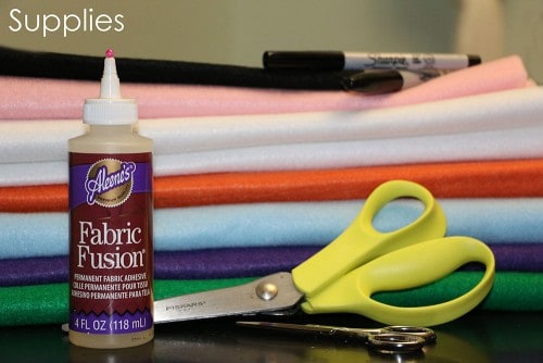 supplies needed. Oh my gosh!! I love the idea of making My Little Pony Inspired Stick Ponies! There's a free pattern and good step by step instructions too! Looks like a great Handmade gift!
