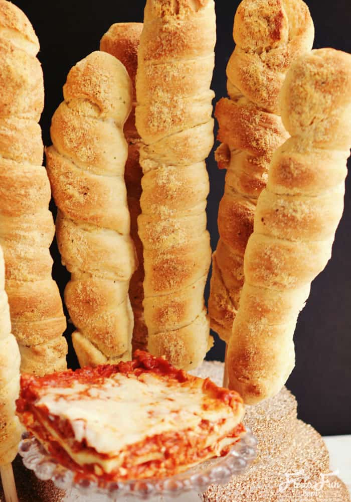 Oh my gosh! These can be made in an hour. This breadstick recipe looks really easy to make and I love her display suggestions. I want to try this.