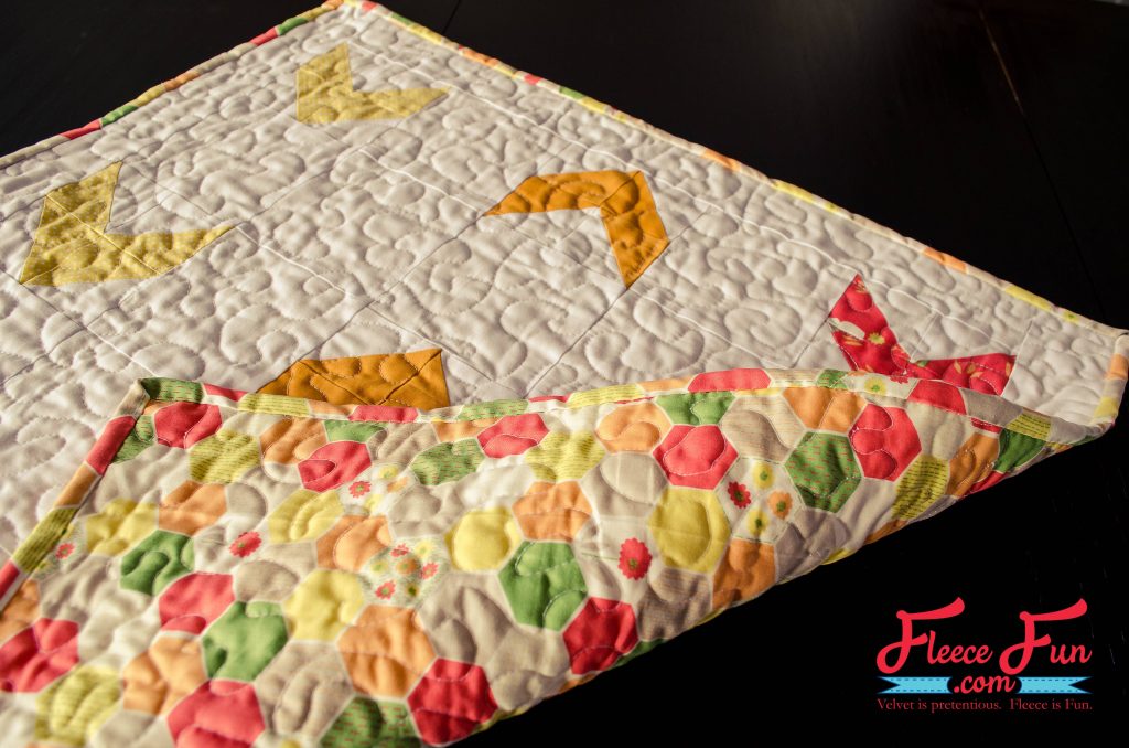 I love this summer quilt topper. The sewing instructions are so clear it looks easy to make. I love simple quilt tutorials.