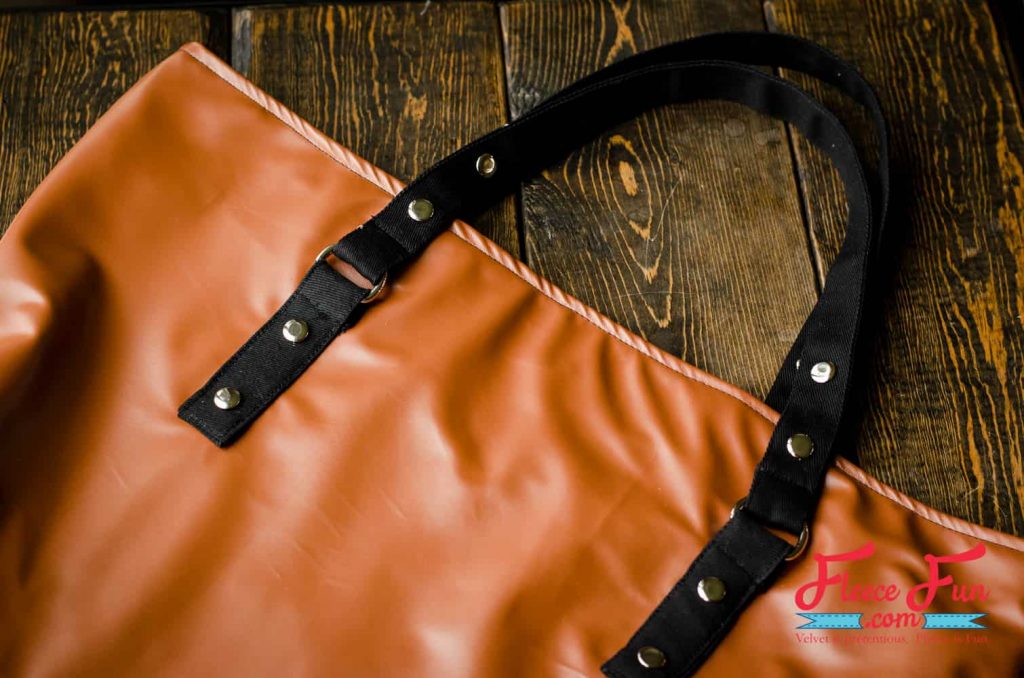 This tote is giving “I made this” energy. I wanted something sturdy enough for books, groceries, and weekend trips—but cute enough to gift. This leather-look tote checks all the boxes. It’s lined with a fun acorn print, stitched in faux leather, and honestly feels store-bought. Made with free step by step tutorial at FleeceFun.com
