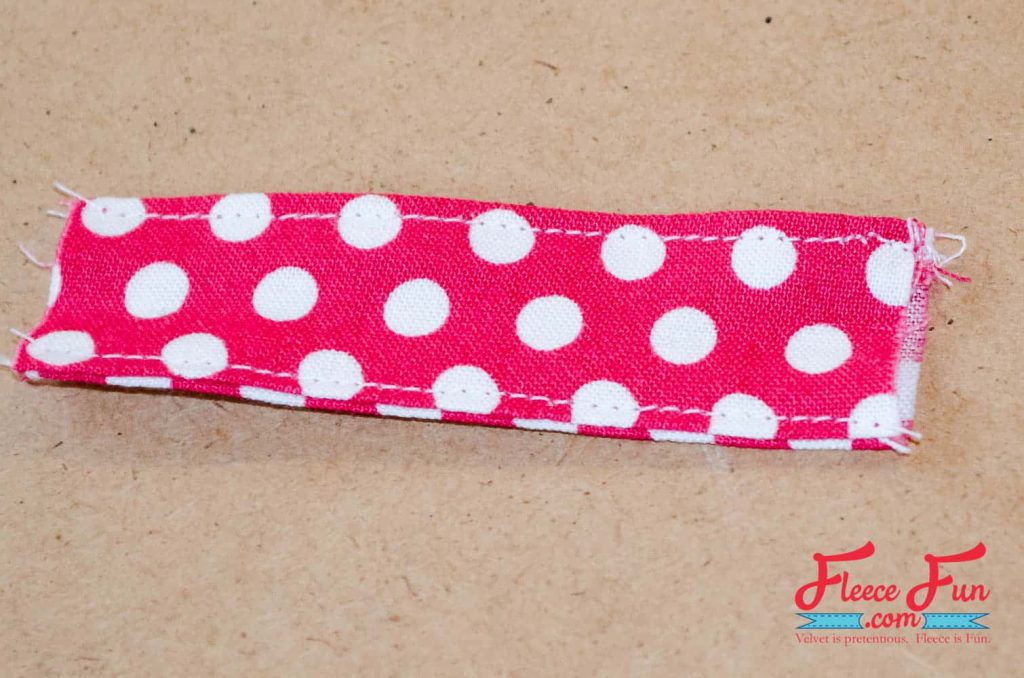 sewing the bow center. I love this cute bow tie hairband tutorial. It's a great handmade gift idea. Such a cute sewing DIY idea. Follow these 6 steps to make a bow tie headband that’s adorable, adjustable, and sewn in a snap. The fold-over elastic makes it one-size-fits-most, and if you’re short on time, swap hand stitching for a glue gun. Quick, cute, done!