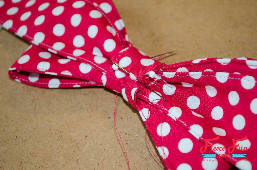 sewing or gluing the bow center. I love this cute bow tie hairband tutorial. It's a great handmade gift idea. Such a cute sewing DIY idea. Follow these 6 steps to make a bow tie headband that’s adorable, adjustable, and sewn in a snap. The fold-over elastic makes it one-size-fits-most, and if you’re short on time, swap hand stitching for a glue gun. Quick, cute, done!