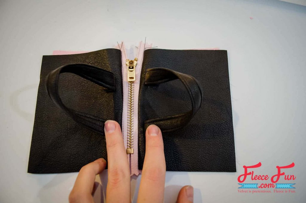 Functional zipper added to the DIY purse with leather fringe using fleecefun’s tutorial