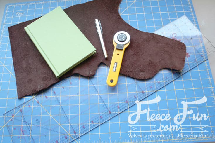 cutting the leather to size. This DIY leather journal is thoughtful, practical, and made with love. This tutorial walks you through the process in 5 easy steps, so you can create a professional-looking leather journal—without needing fancy tools or experience. A perfect gift for yourself or someone special, made with your own two hands!