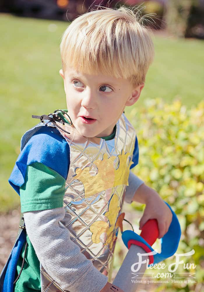 This No Sew Knight Costume DIY is easy to make and perfect for a boy! It comes with a free template so it's easy to make. Clear step by step instructions.