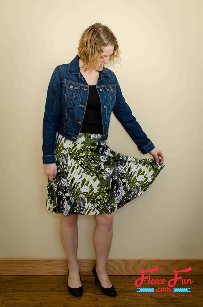 Step-by-step guide to sewing a women's half circle skirt with fleecefun and free template and tutorial