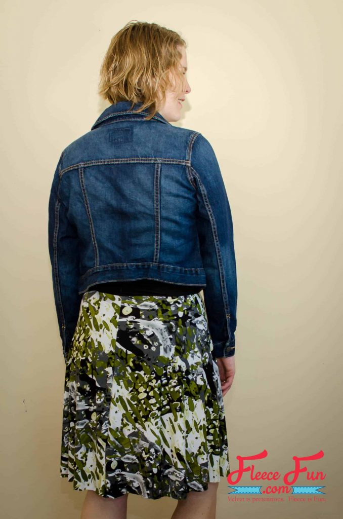 Step-by-step guide to sewing a women's half circle skirt with fleecefun and free template and tutorial