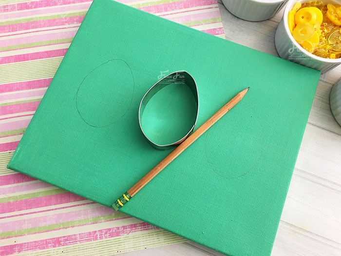 Creating the egg shapes for this DIY Easter button décor with fleecefun’s free template.