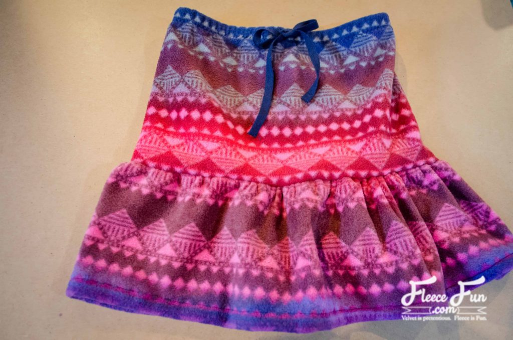 fleece ruffle skirt tutorial This fleece ruffle skirt tutorial is an easy sewing project. It looks so cute over a pair of leggings and is a great way to add layers for warmth!