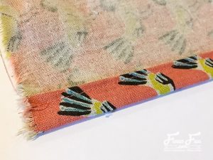 sewing the apron sides. This Easy Apron Tutorial is an easy sewing project that is perfect for beginners. It also make a great handmade gift ideas. I love cute apron pattern Wonderful apron DIY.