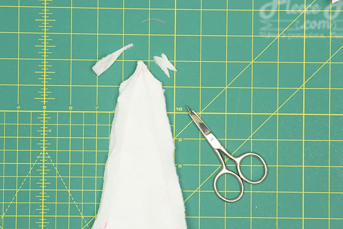 Step-by-step guide to crafting the unicorn horn for the fleece hat