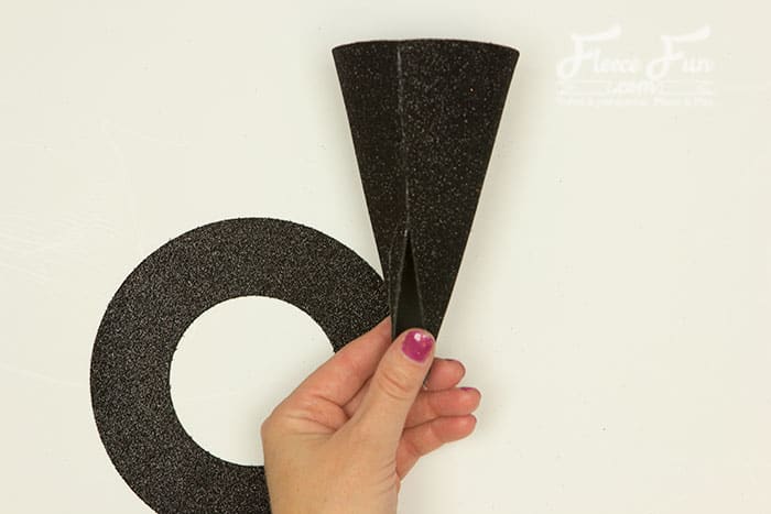 Creating witch hats for DIY mason jars with fleecefun's step-by-step guide