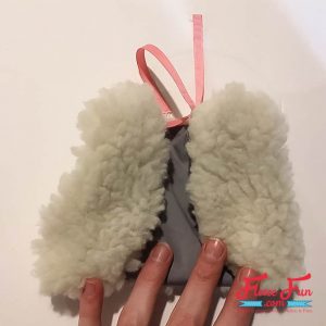 This Fur Vest for 18" Doll Free Pattern tutorial is perfect for your American Girl Doll. This sewing project is a perfect handmade gift ideas for girls.