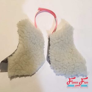 This Fur Vest for 18" Doll Free Pattern tutorial is perfect for your American Girl Doll. This sewing project is a perfect handmade gift ideas for girls.
