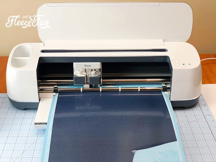 cutting out the designs. You can learn how to decorate a notebook with this easy to follow step by step tutorial with lots of pictures and clear instructions. Make a cute keepsake or handmade gift with this DIY.