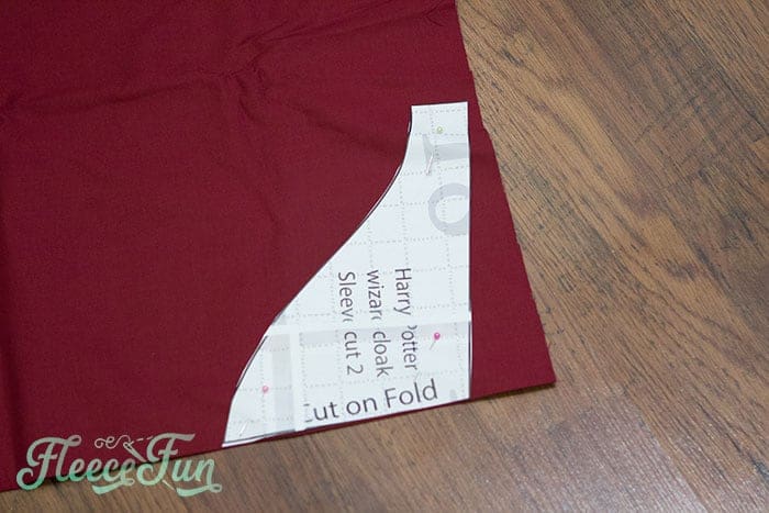 Easy DIY Harry Potter robe pattern with free tutorial from fleecefun