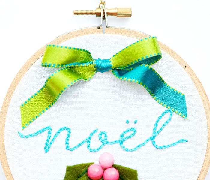 Wow this Christmas Embroidery Designs - Noel Hoop Ornament DIY makes a wonderful handmade gift. Easy step by step instructions and pictures. I love this handmade Christmas ornament and how beautiful it is, perfect for the holidays.