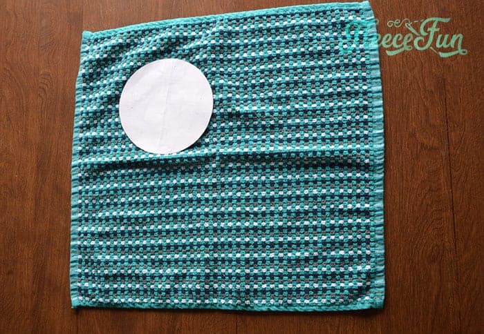cutting a circle out. This Towel Bibs for Babies Bandana Style Ultimate DIY shows you how quickly ( and cheaply) you can make adorable baby bibs that are cute and easily washable. Perfect for keeping baby tidy, this soft bib is sure to be a favorite. Great sewing project.