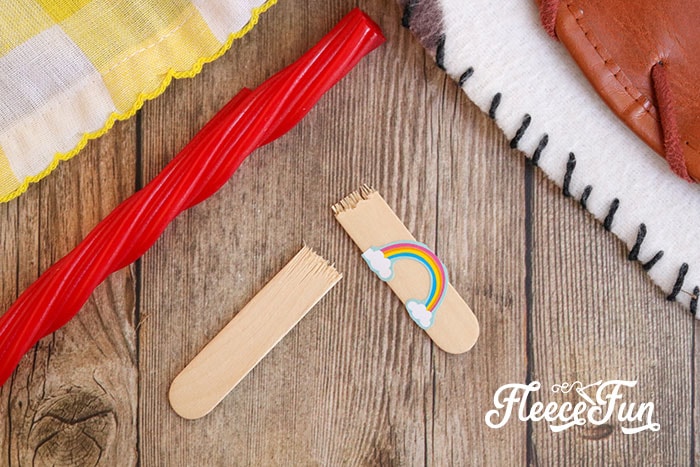 making forky's feet. Learn How to Make Forky from Toy Story with this easy to follow step by step tutorial. Perfect, easy craft for all ages - quick and fun to make!