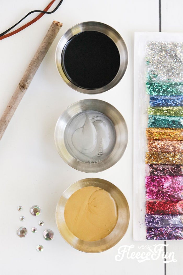 painting the wand with different colors. You can make a DIY Harry Potter Wand made from real wood! Make a wand worthy to grace the window display of Ollivander's. Easy step by step instructions.