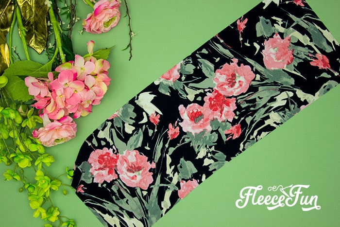 Creating an elastic waistband for a comfortable half circle skirt with fleecefun's free pattern