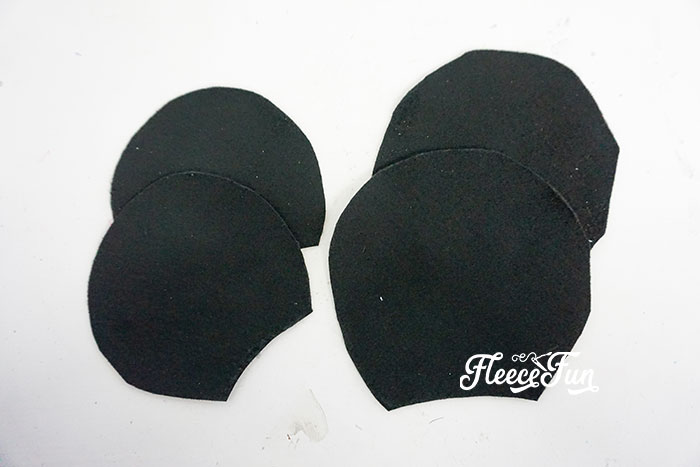 Lay the cardboard on the smaller circle. Crafting your own Minnie Ears doesn’t have to be complicated. This tutorial breaks it into simple steps with photos so you know exactly what to do. With a free template and easy-to-find materials, you’ll go from blank headband to “fairest villain of them all” in under an afternoon.