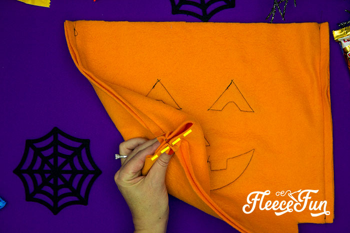 Shaping your Halloween trick or treat bag by sewing corners with fleecefun's tutorial
