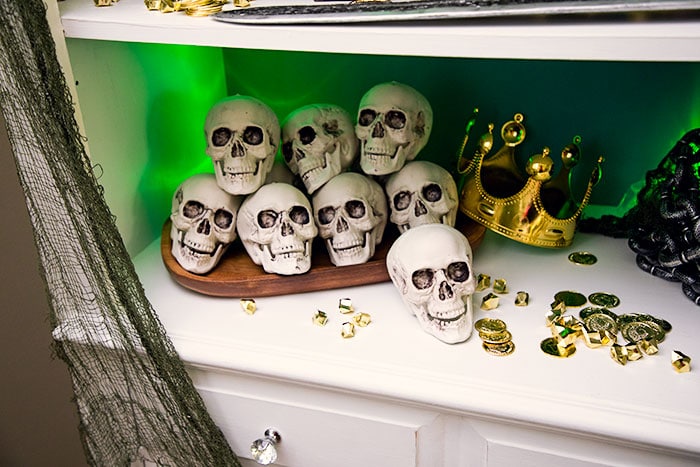 You'll love these easy Halloween Decorating Ideas. So fun to put together and wonderful tips to use in your own home for the autumn season.
