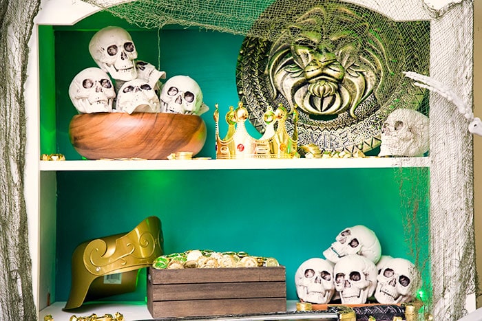 You'll love these easy Halloween Decorating Ideas. So fun to put together and wonderful tips to use in your own home for the autumn season.