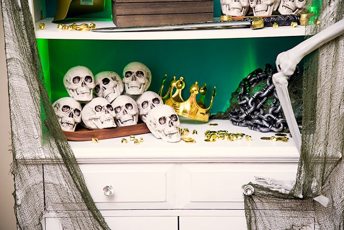 You'll love these easy Halloween Decorating Ideas. So fun to put together and wonderful tips to use in your own home for the autumn season.