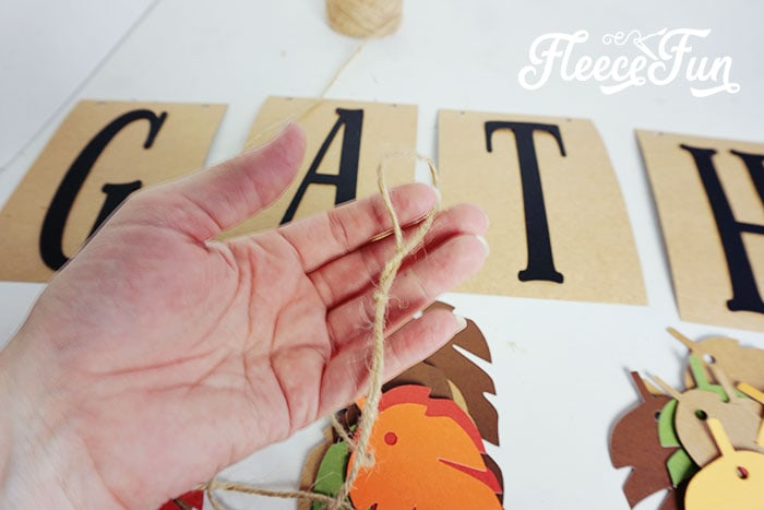 FleeceFun step 4: Stringing the Thanksgiving banner elements together
