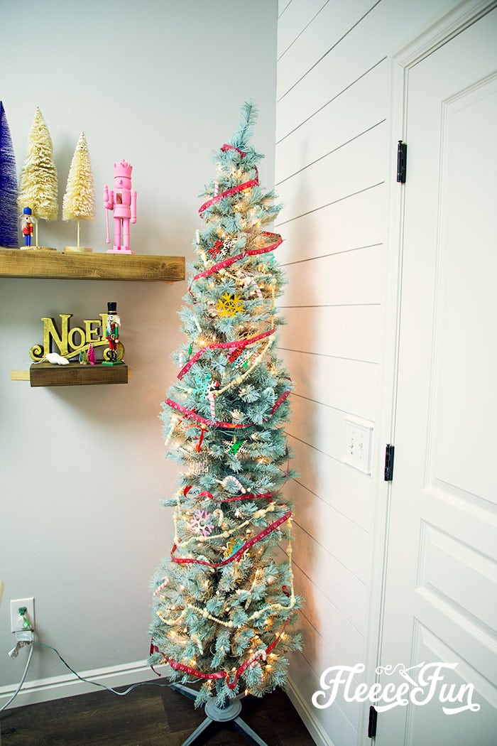 Learn how to spray paint a pre lit Christmas tree with these easy to follow step by step instructions and photos. Easy tricks to make it simple!