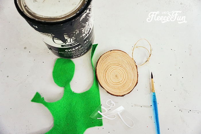 Crafting red decorative berries for wooden Christmas ornament, using fleecefun free tutorial