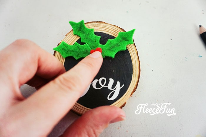 Fleecefun tutorial for finishing a homemade wooden Christmas ornament