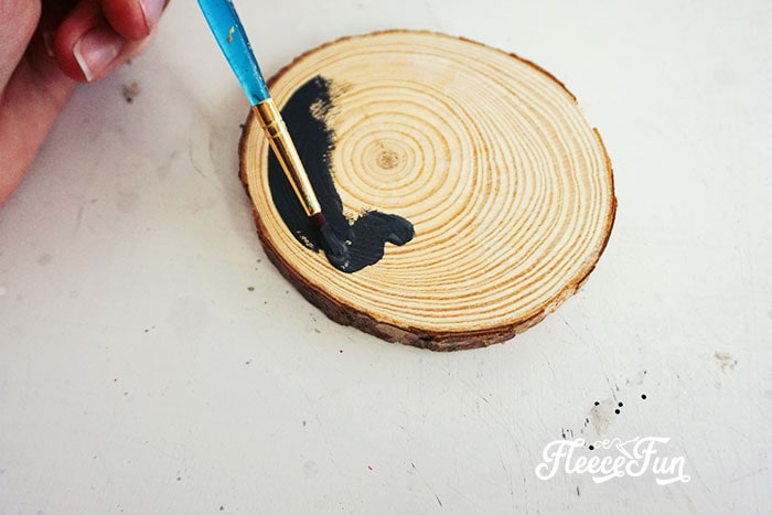 Preparing and painting wood base for Christmas ornament DIY, with fleecefun tutorial