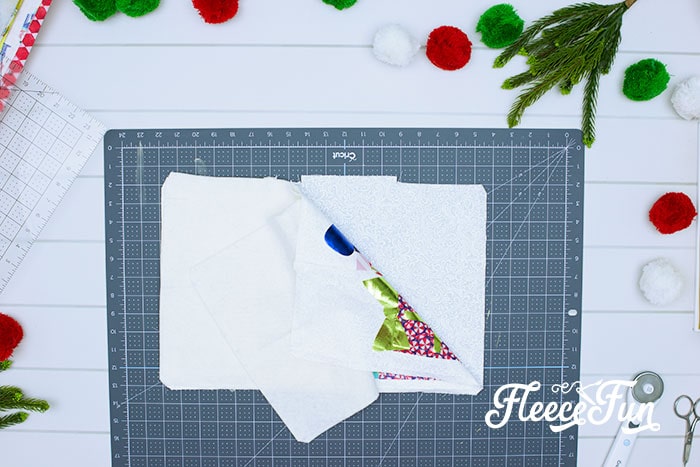 Quilting the holiday placemat with fleecefun’s free tutorial instructions