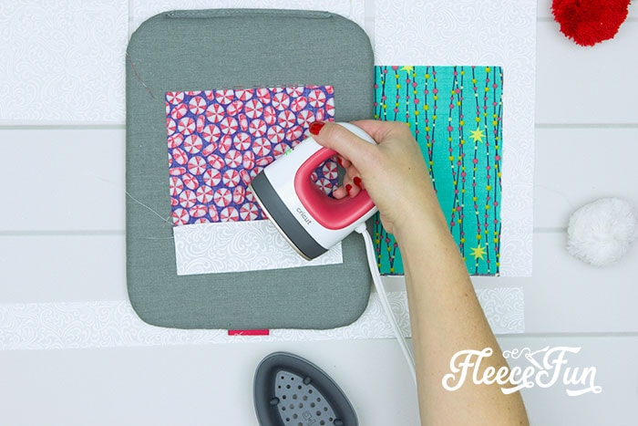 Sewing holiday placemat design with fleecefun’s free template and tutorial
