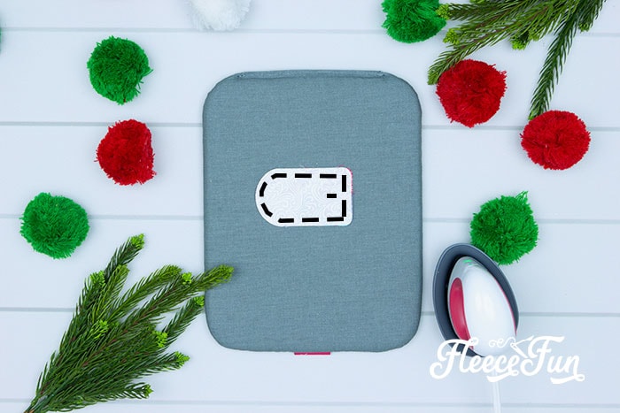 DIY holiday placemat with personalized tag using fleecefun’s template