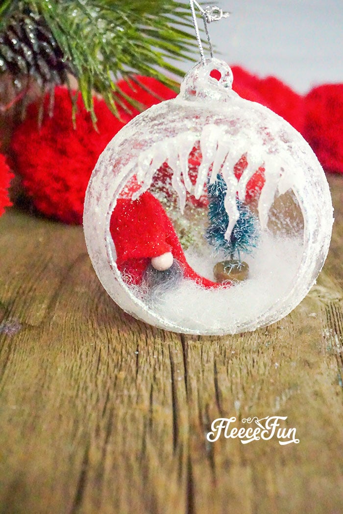 This DIY Homemade Ornament with Gnomes tutorial comes with a FREE template and clear step by step instructions for you can make your own!
