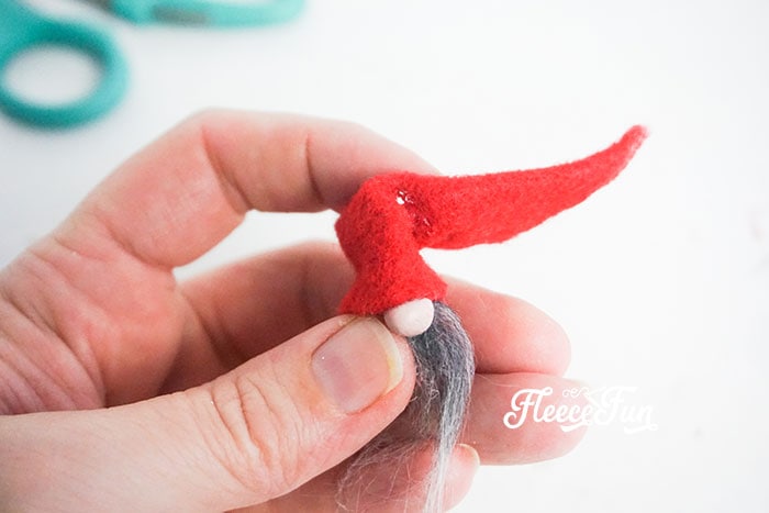 This DIY Homemade Ornament with Gnomes tutorial comes with a FREE template and clear step by step instructions for you can make your own!