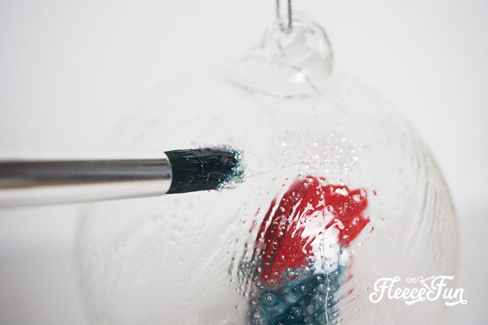 Crafting a winter snow scene for a gnome ornament with fleecefun’s guidan