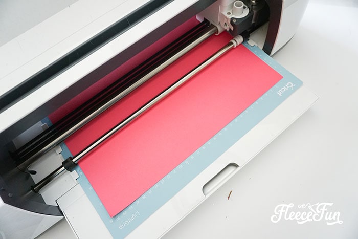 Cut out the heart shapes and other DIY elements with fleecefun's free template and tutorial.